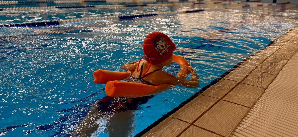 🏊‍♂️🏊‍♀️🏊 Zajęcia z nauki pływania z Wilkami 🏊‍♂️🏊‍♀️🏊